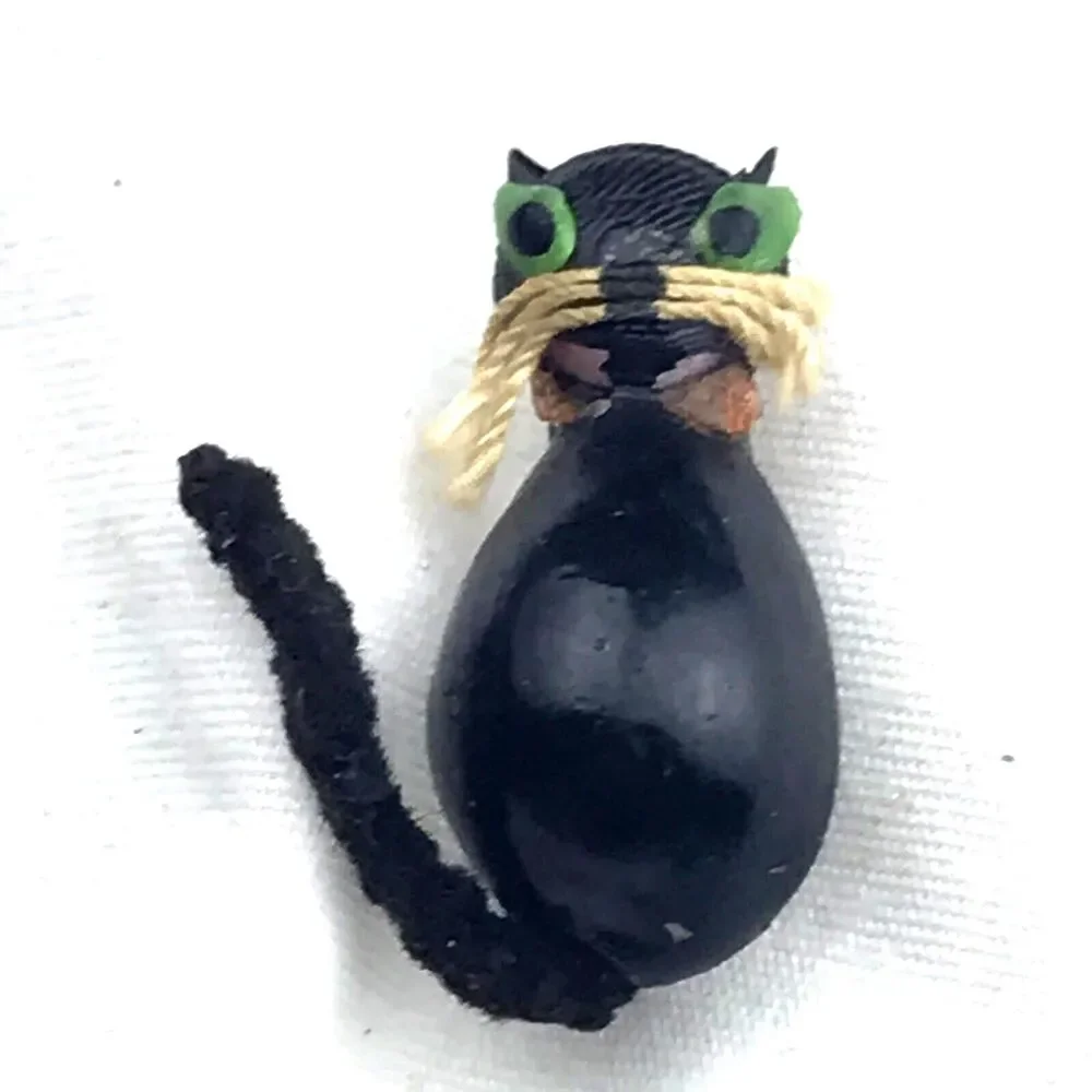 Vintage 1940s Black Cat Folk Art Brooch Pin Handmade Pipe Cleaner Tail